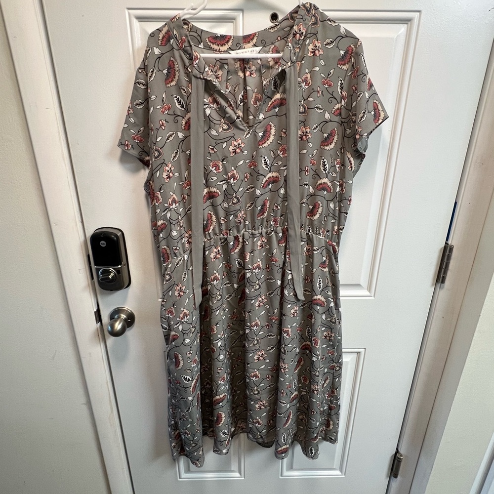 DownEast Gray Paisley Midi Dress